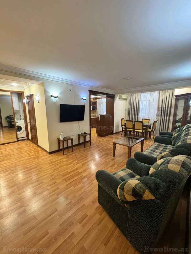 Kirayə verilir 3 otaqlı Mənzil Yeni tikili 100 m² Elmlər Akademiyası m.