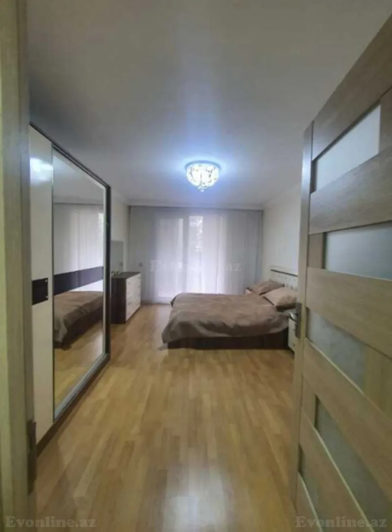 Satılır 3 otaqlı Mənzil Köhnə tikili 70 m² 20 Yanvar m. - şəkil 2
