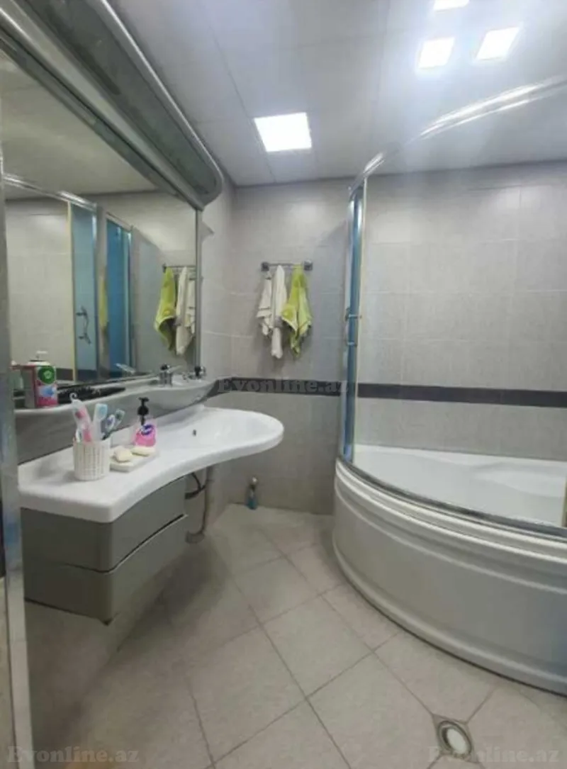 Satılır 3 otaqlı Mənzil Köhnə tikili 70 m² 20 Yanvar m. - şəkil 8