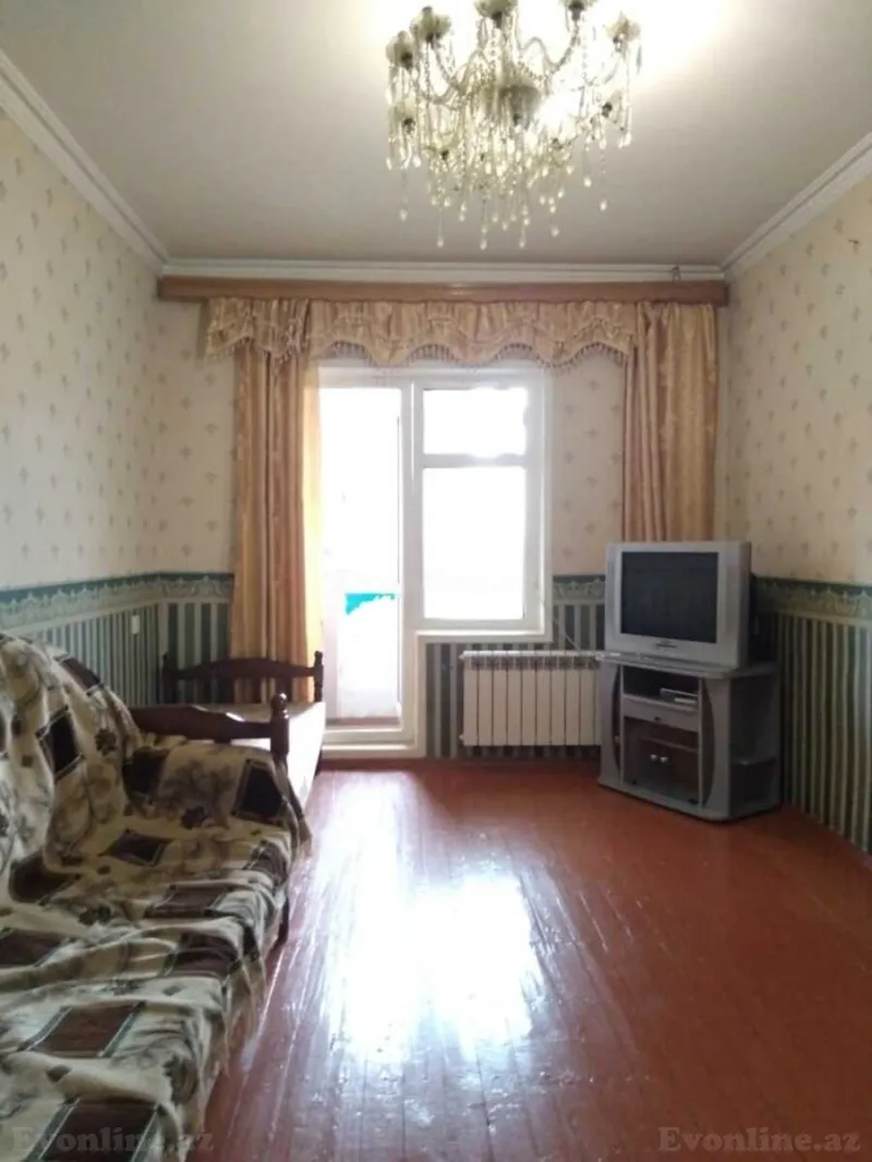 Satılır 2 otaqlı Mənzil Köhnə tikili 50 m² Xalqlar Dostluğu m. - şəkil 2