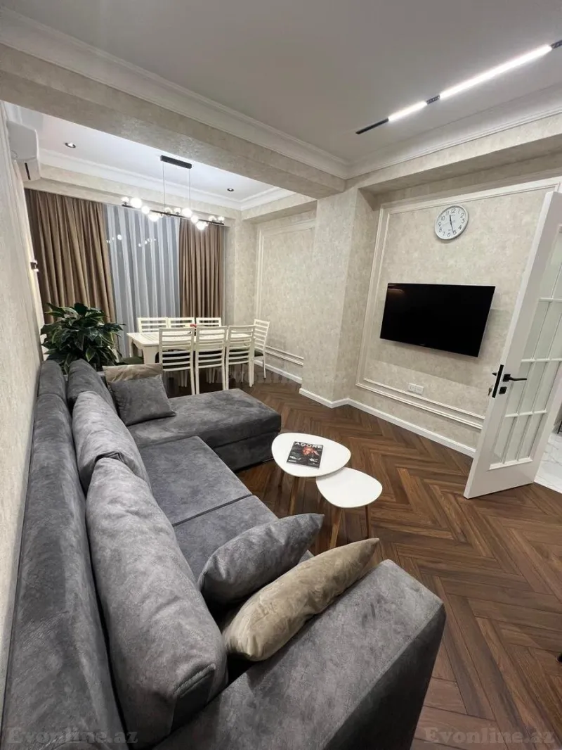 2 otaqlı Mənzil 72 m² Xətai m. Kirayə verilir