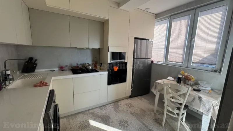 Satılır 2 otaqlı Mənzil Köhnə tikili 65 m² Nərimanov r. - şəkil 3