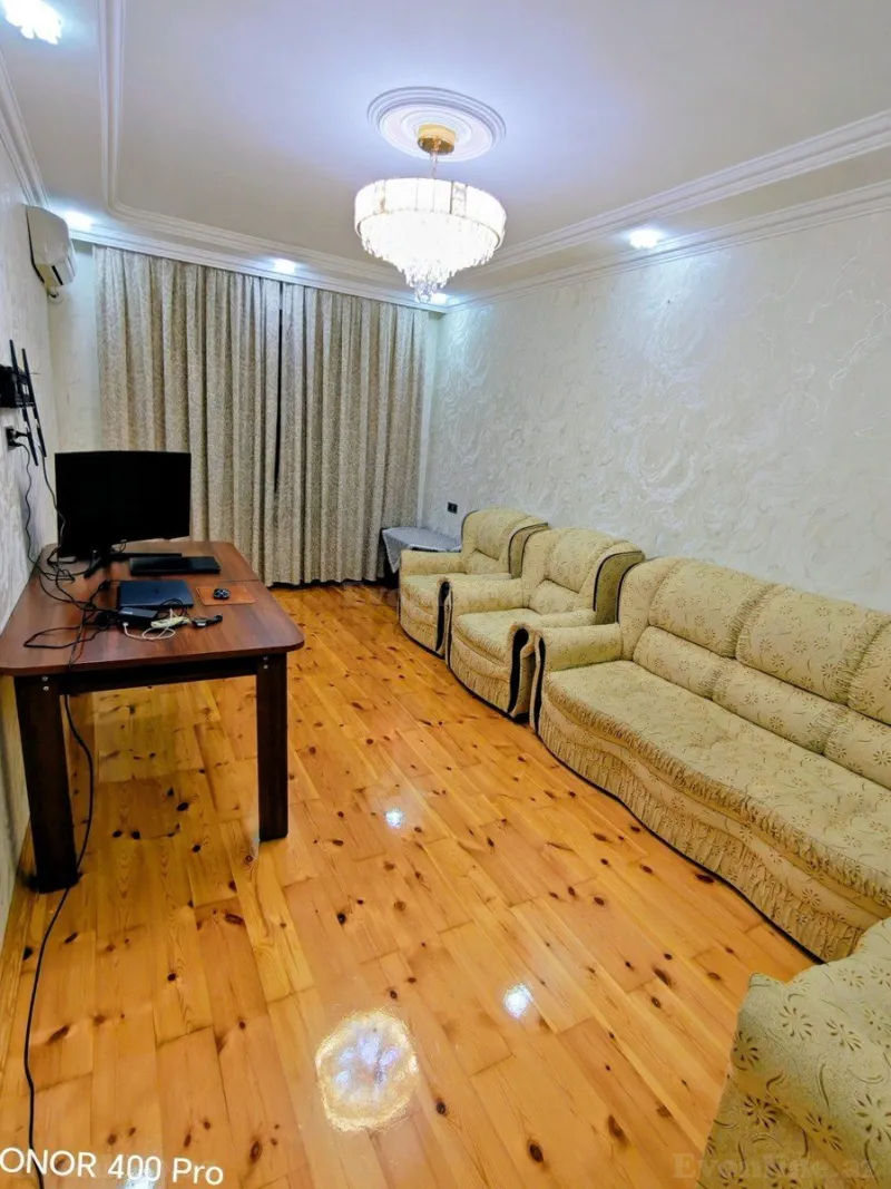 4 otaqlı Mənzil 100 m² Suraxanı r. Satılır