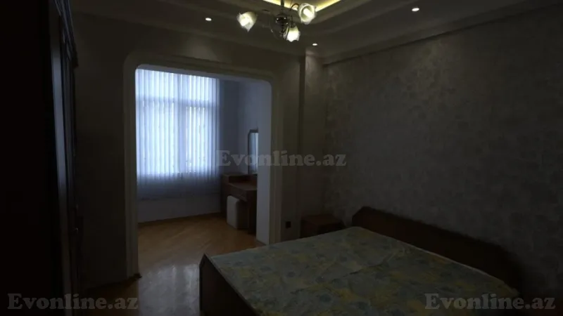Kirayə verilir 3 otaqlı Mənzil Köhnə tikili 100 m² Sahil m. - şəkil 3