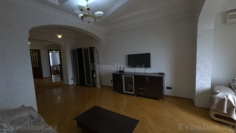 Kirayə verilir 3 otaqlı Mənzil Köhnə tikili 100 m² Sahil m. - şəkil 9