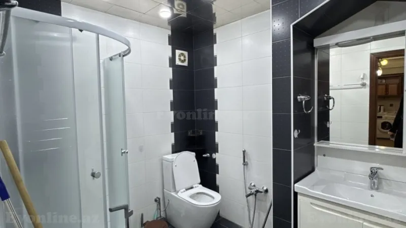 Kirayə verilir 3 otaqlı Mənzil Köhnə tikili 100 m² Sahil m. - şəkil 18