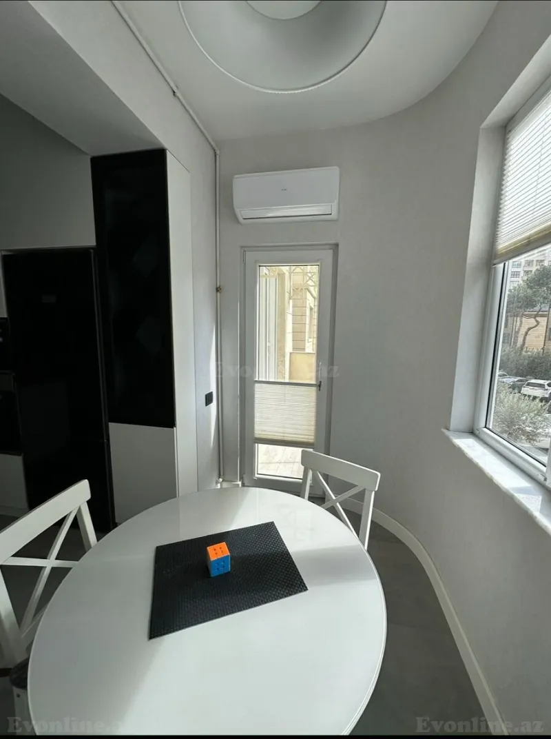 Satılır 3 otaqlı Mənzil Yeni tikili 130 m² 8 Noyabr m. - şəkil 7