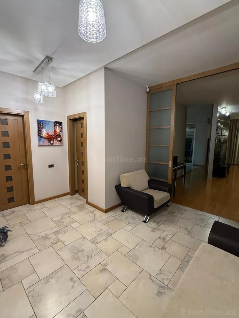 Satılır 4 otaqlı Mənzil Yeni tikili 199 m² 28 May m. - şəkil 3