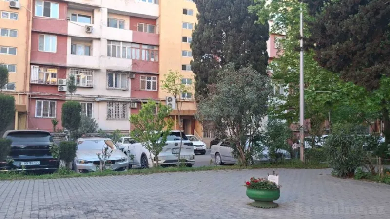 Satılır 2 otaqlı Mənzil Köhnə tikili 60 m² Xalqlar Dostluğu m. - şəkil 2