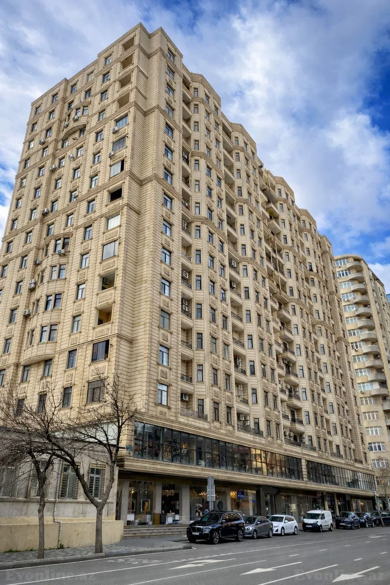 Satılır 3 otaqlı Mənzil Yeni tikili 138 m² Nəsimi r. - şəkil 2
