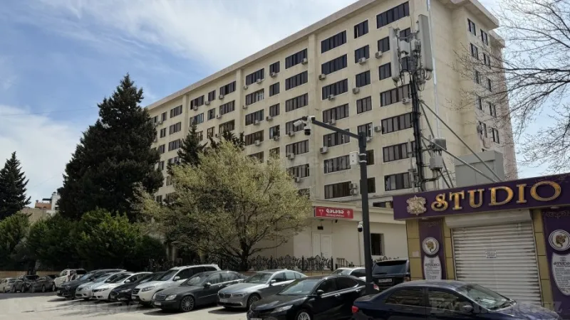 Satılır 3 otaqlı Mənzil Köhnə tikili 90 m² 28 May m. - şəkil 2