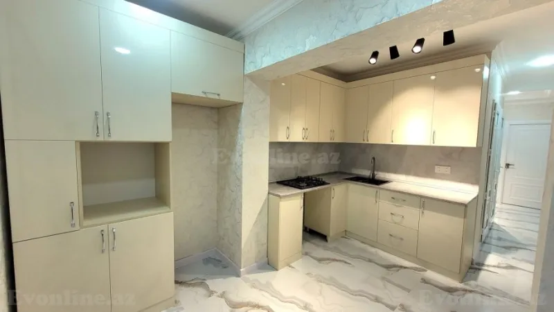 3 otaqlı Mənzil 85 m² 7-ci mikrorayon Satılır
