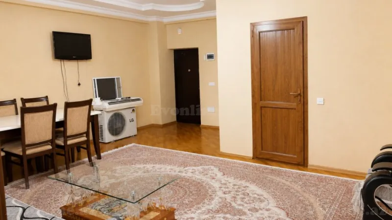 Satılır 4 otaqlı Mənzil Yeni tikili 150 m² 9-cu mikrorayon - şəkil 2