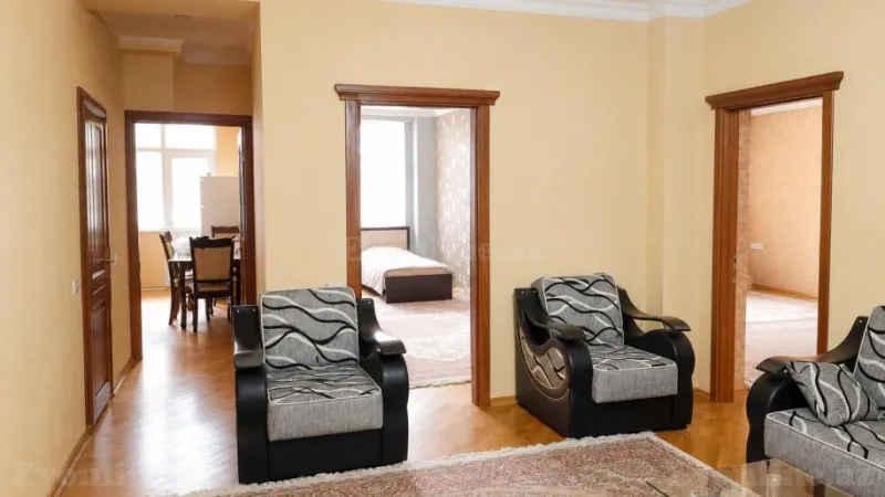 Satılır 4 otaqlı Mənzil Yeni tikili 150 m² 9-cu mikrorayon - şəkil 3