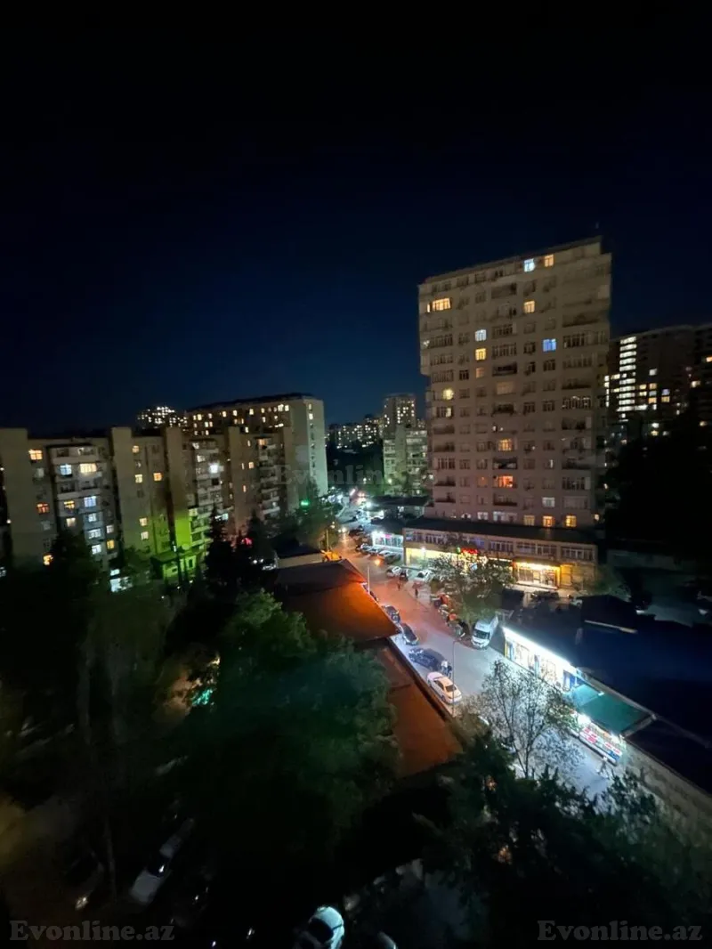 3 otaqlı Mənzil 96 m² 8-ci mikrorayon Satılır