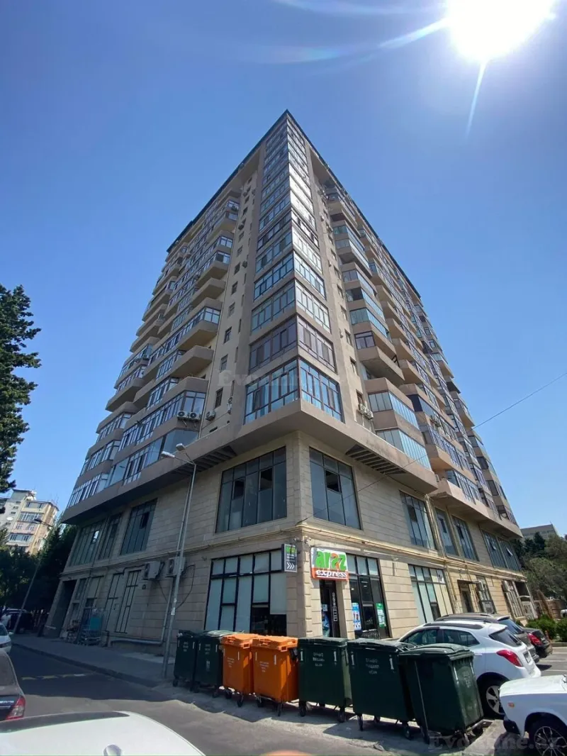 4 otaqlı Mənzil 160 m² Azadlıq prospekti m. Satılır