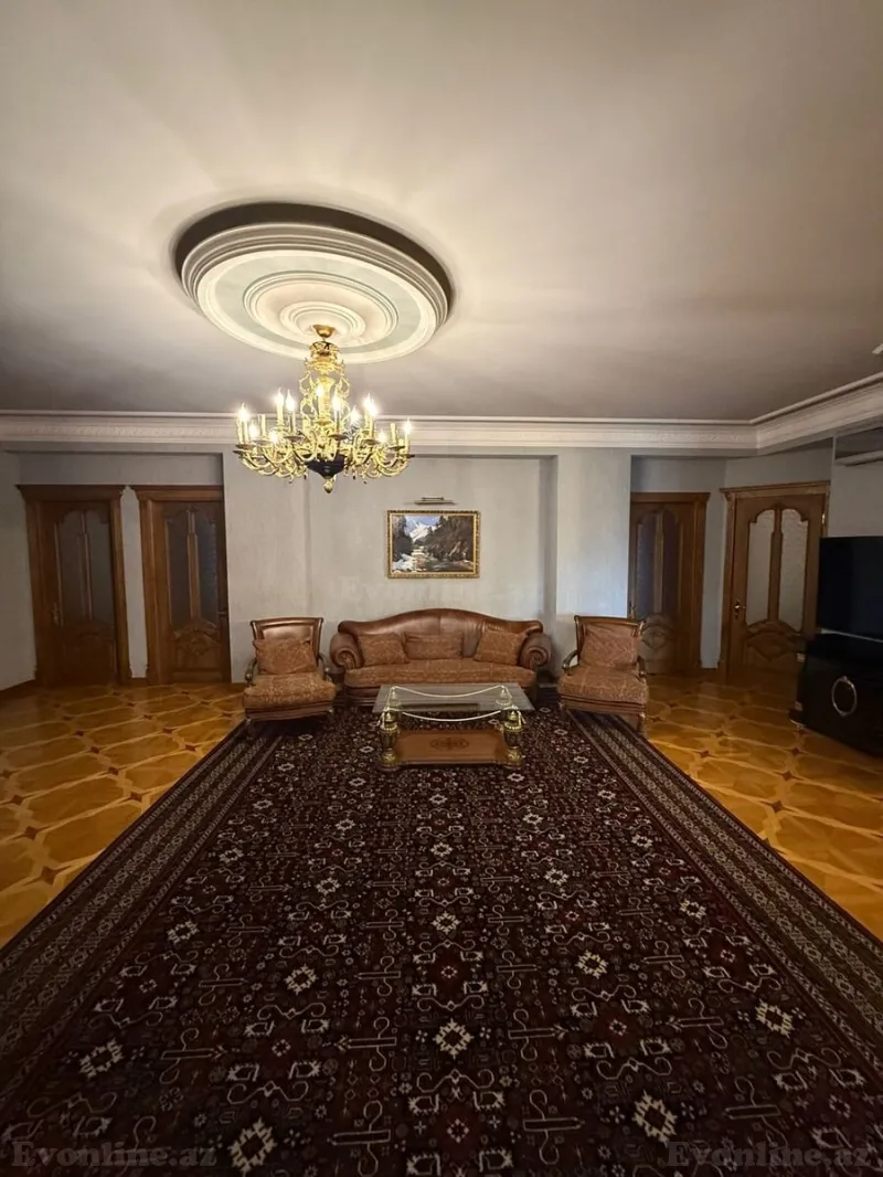 5 otaqlı Mənzil 250 m² Gənclik m. Satılır
