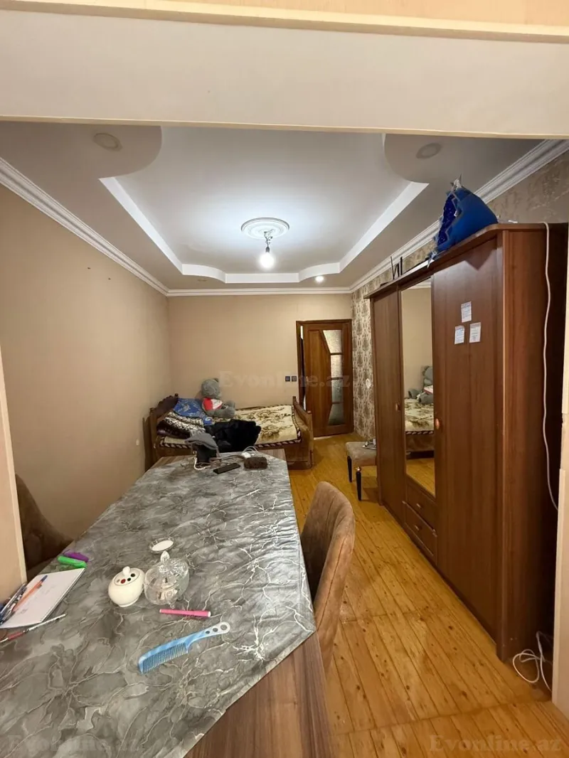 Satılır 2 otaqlı Mənzil Köhnə tikili 70 m² 20 Yanvar m. - şəkil 2