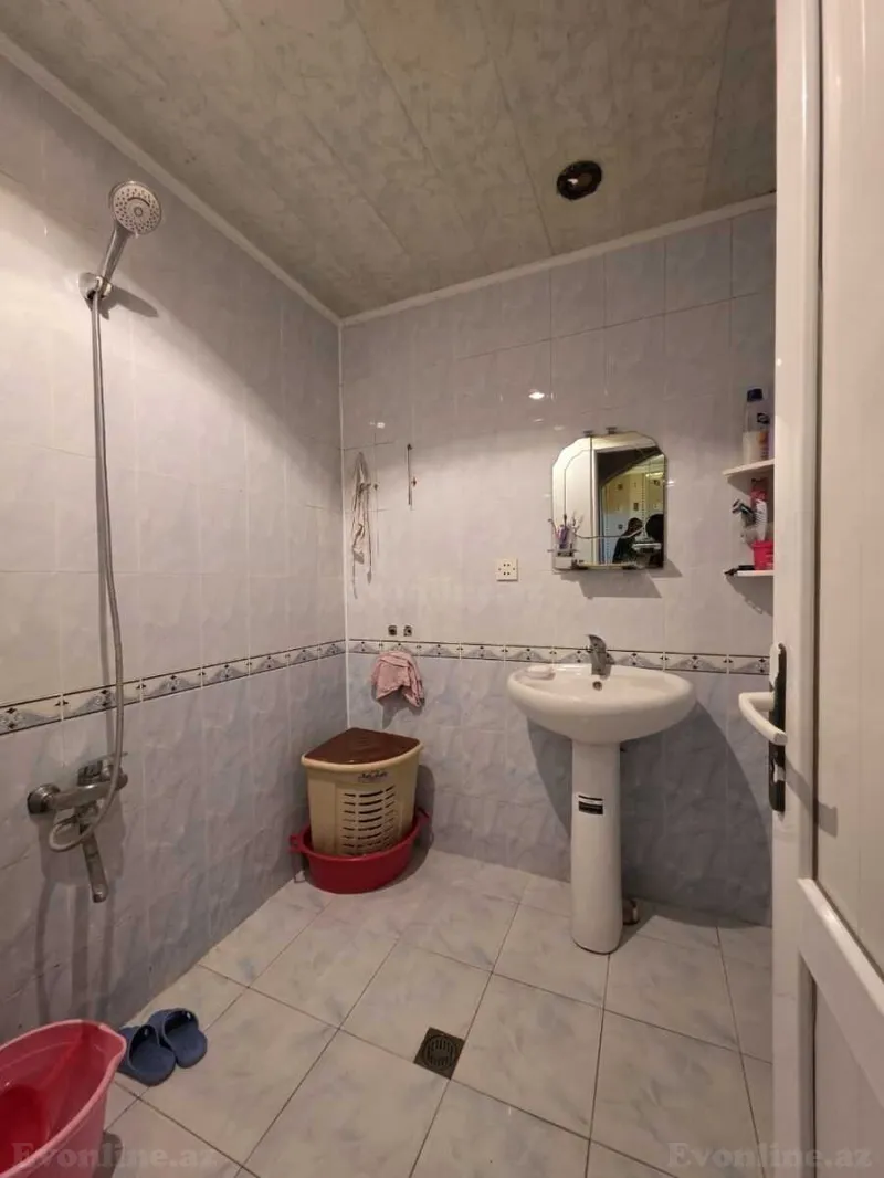 Satılır 4 otaqlı Mənzil Köhnə tikili 85 m² Xətai r. - şəkil 16