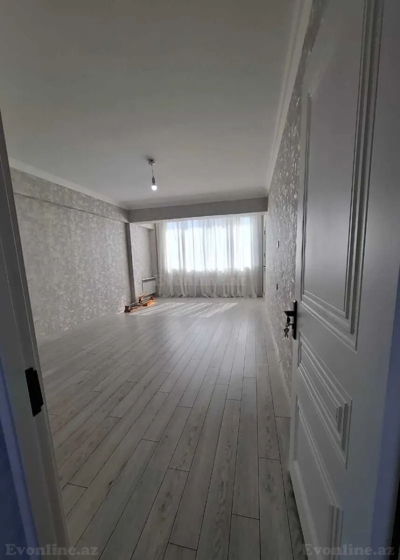 3 otaqlı Mənzil 70 m² İnşaatçılar m. Satılır