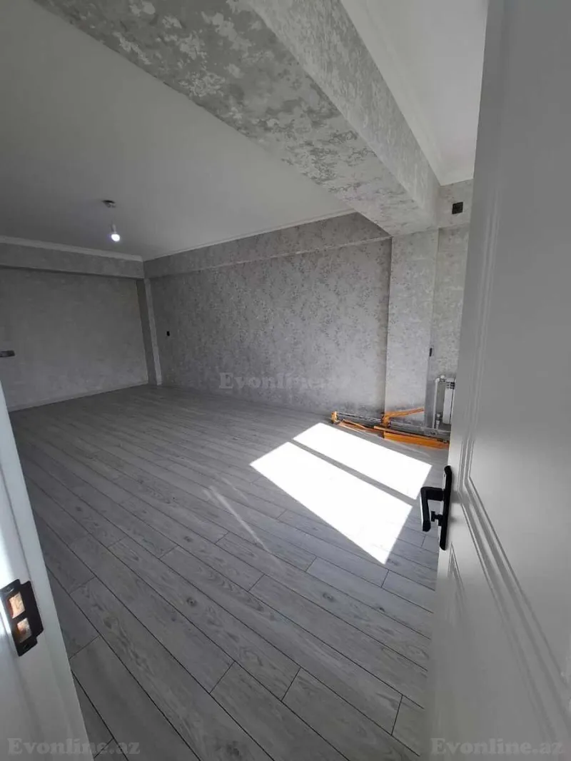 Satılır 3 otaqlı Mənzil Köhnə tikili 70 m² İnşaatçılar m. - şəkil 2