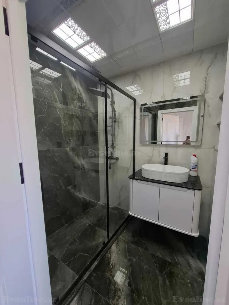 Satılır 3 otaqlı Mənzil Köhnə tikili 70 m² İnşaatçılar m. - şəkil 3