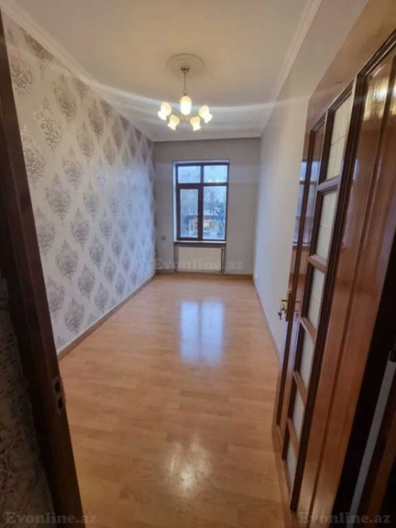 Satılır 3 otaqlı Mənzil Köhnə tikili 80 m² Gənclik m. - şəkil 3