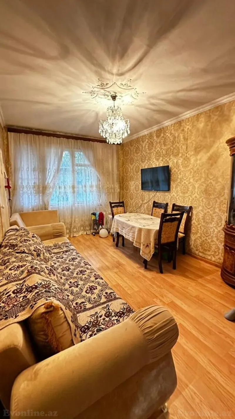 3 otaqlı Mənzil 55 m² 3-cü mikrorayon Satılır