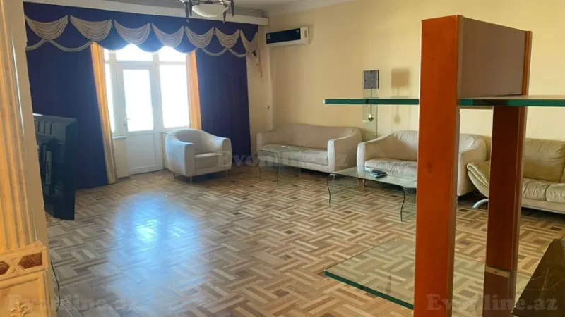 Kirayə verilir 7 otaqlı Mənzil Yeni tikili 300 m² İçərişəhər m.