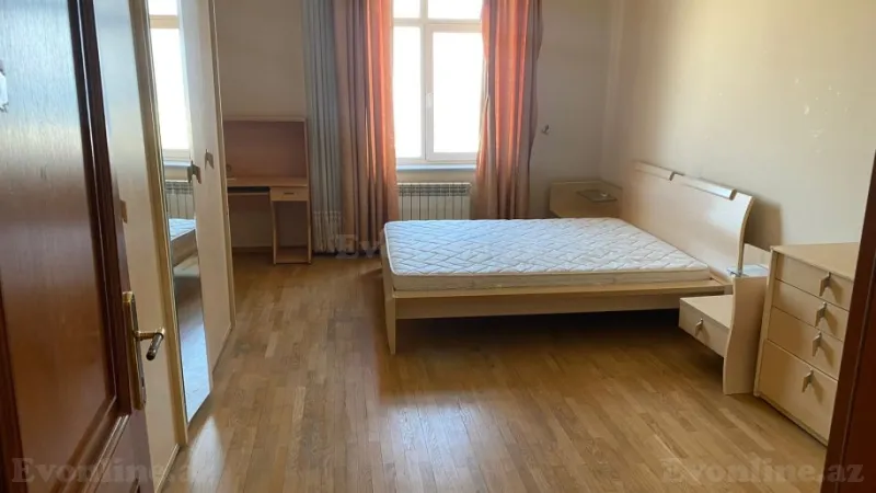 Kirayə verilir 7 otaqlı Mənzil Yeni tikili 300 m² İçərişəhər m. - şəkil 18