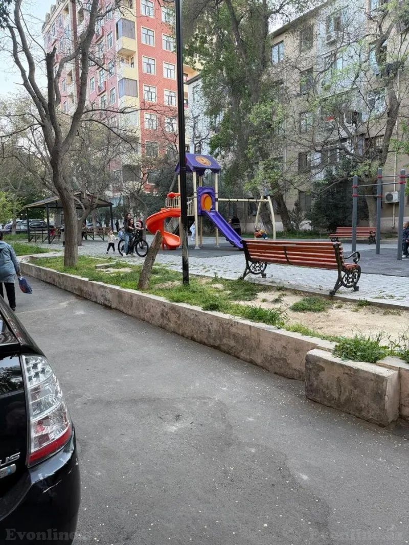 Satılır 2 otaqlı Mənzil Köhnə tikili 50 m² 2-ci mikrorayon - şəkil 2
