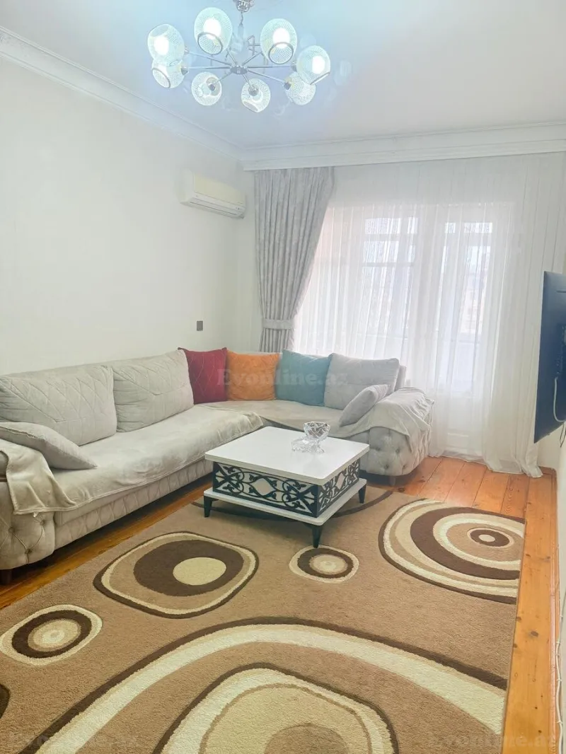 3 otaqlı Mənzil 75 m² 9-cu mikrorayon Satılır