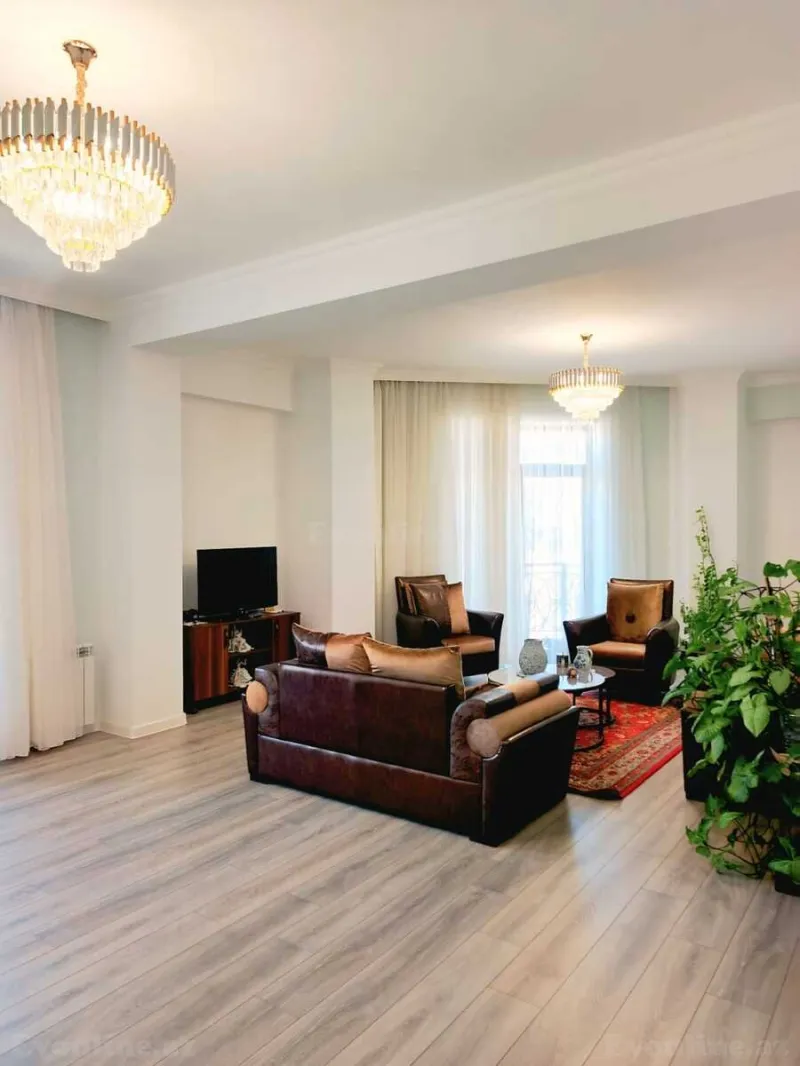 Kirayə verilir 3 otaqlı Mənzil Yeni tikili 150 m² Xətai r. - şəkil 2