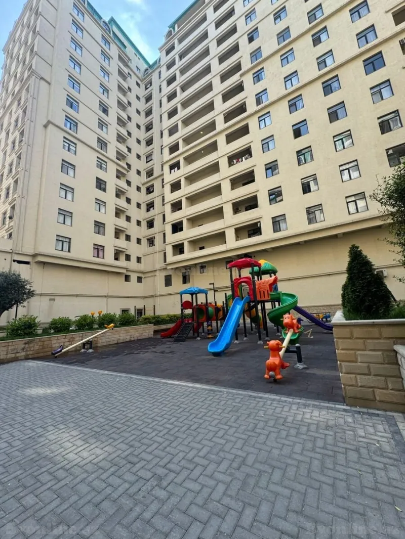 Satılır 3 otaqlı Mənzil Yeni tikili 141 m² 28 May m. - şəkil 2