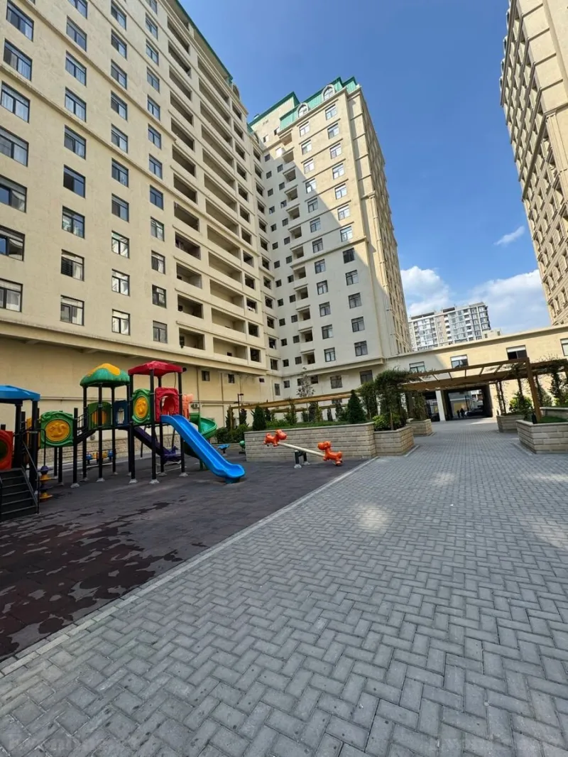 Satılır 3 otaqlı Mənzil Yeni tikili 141 m² 28 May m. - şəkil 4