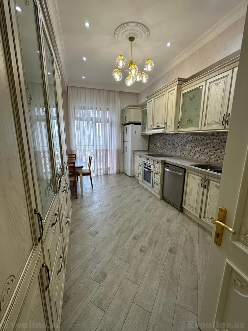 Kirayə verilir 3 otaqlı Mənzil Yeni tikili 137 m² Xətai r. - şəkil 3