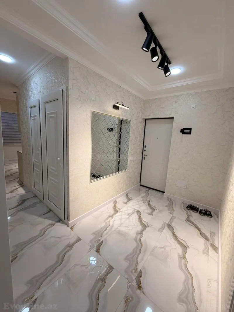 3 otaqlı Mənzil 82 m² 7-ci mikrorayon Satılır
