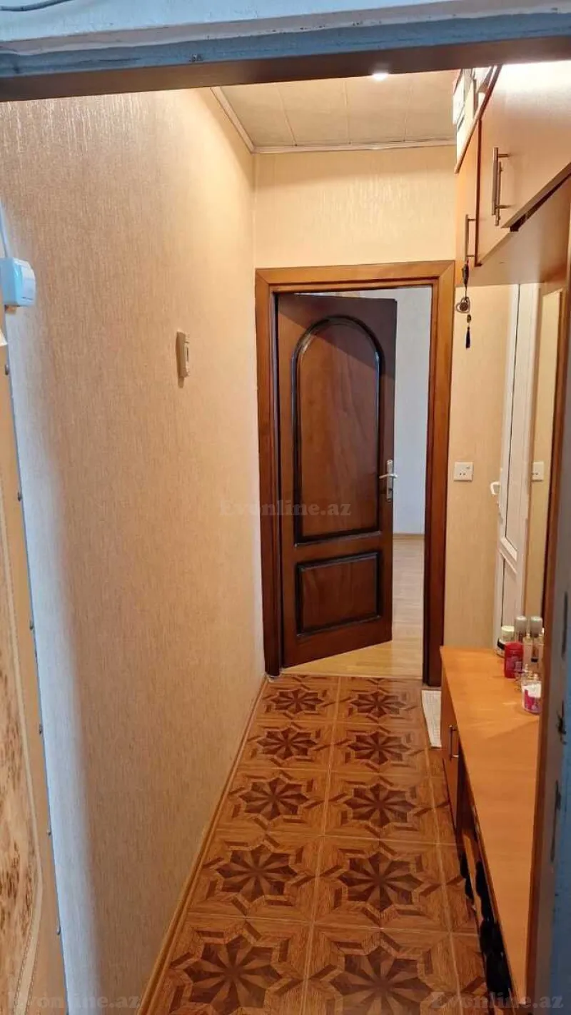 Satılır 2 otaqlı Mənzil Köhnə tikili 60 m² Gənclik m. - şəkil 3