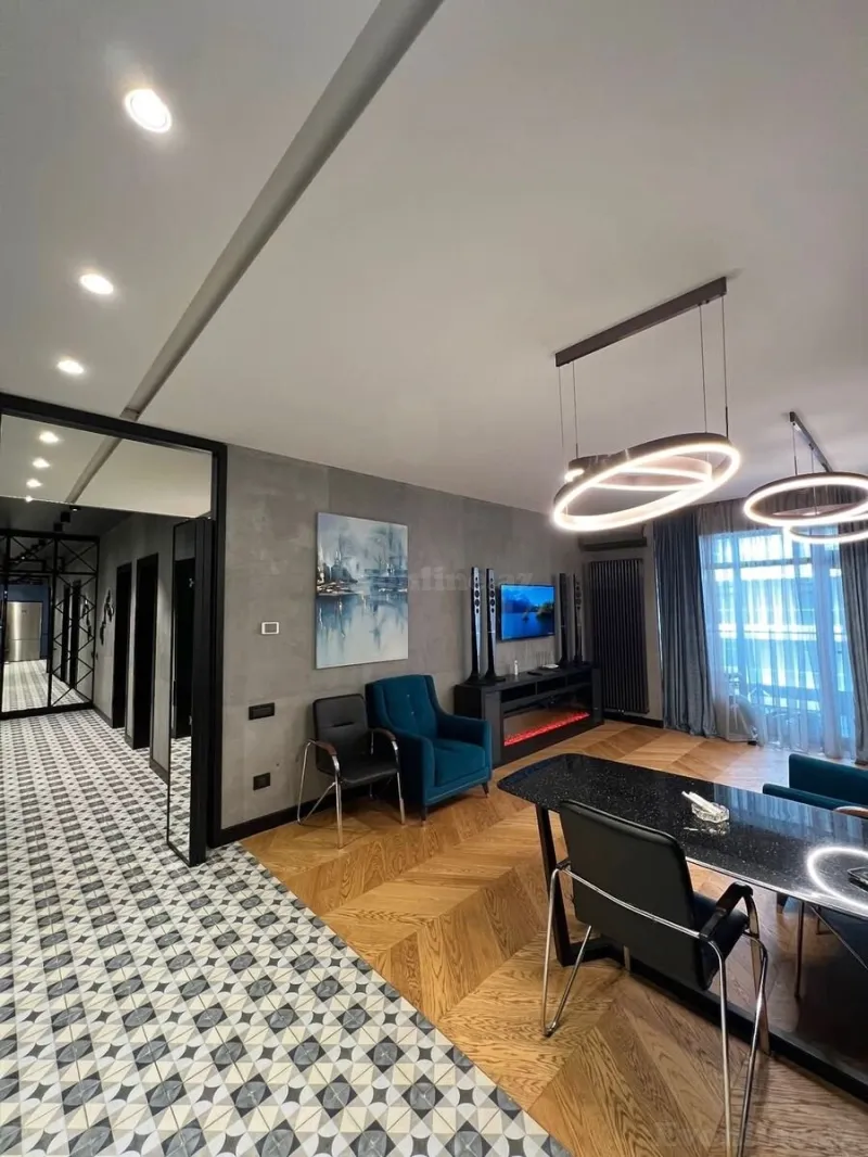 Satılır 4 otaqlı Mənzil Yeni tikili 147 m² Yasamal r. - şəkil 3