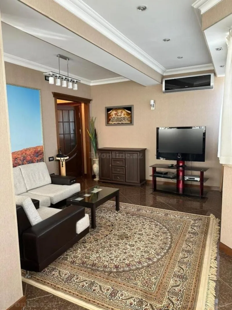 Satılır 3 otaqlı Mənzil Yeni tikili 100 m² 28 May m. - şəkil 2