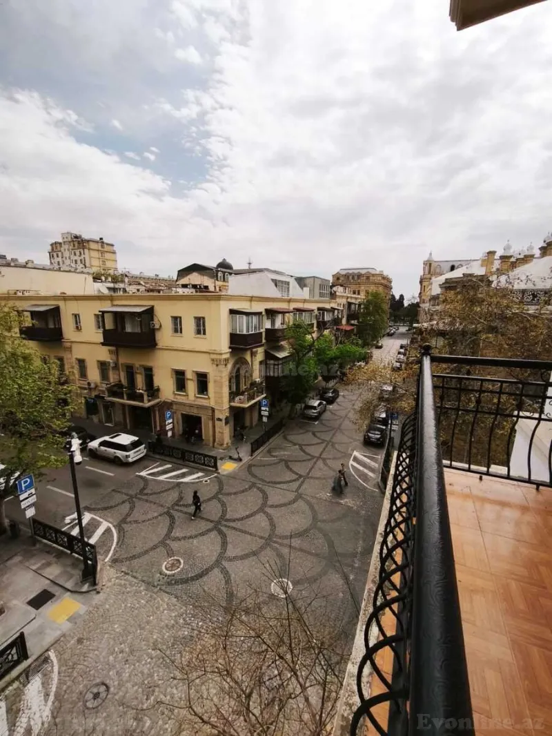 Kirayə verilir 2 otaqlı Mənzil Köhnə tikili 55 m² Sahil m.