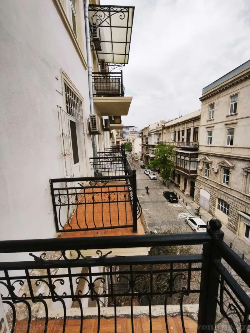 Kirayə verilir 2 otaqlı Mənzil Köhnə tikili 55 m² Sahil m. - şəkil 2