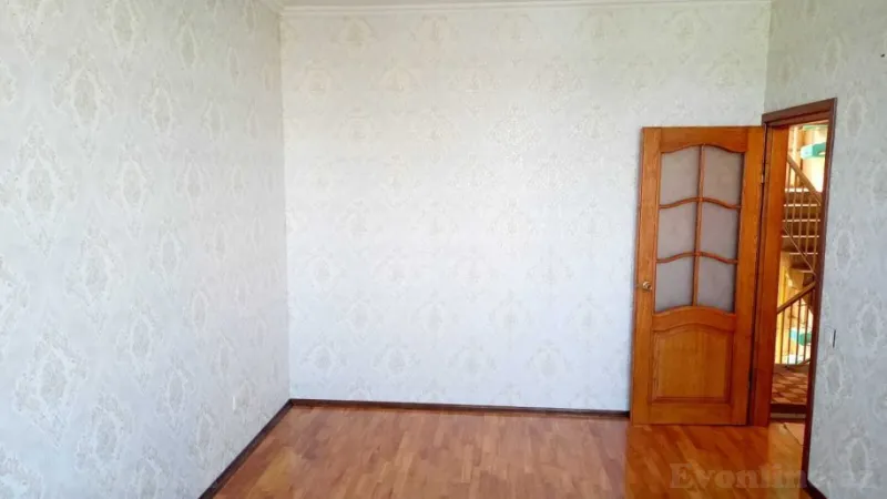 Satılır 2 otaqlı Mənzil Köhnə tikili 40 m² 4-cü mikrorayon
