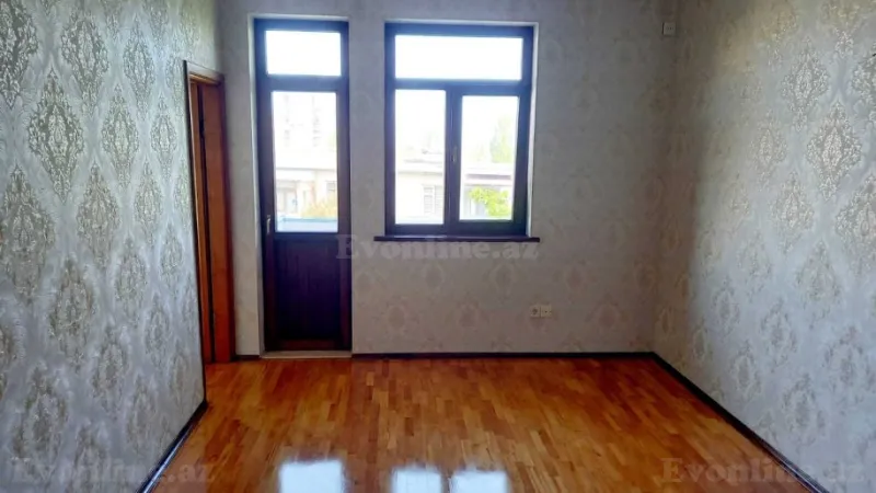 Satılır 2 otaqlı Mənzil Köhnə tikili 40 m² 4-cü mikrorayon - şəkil 2