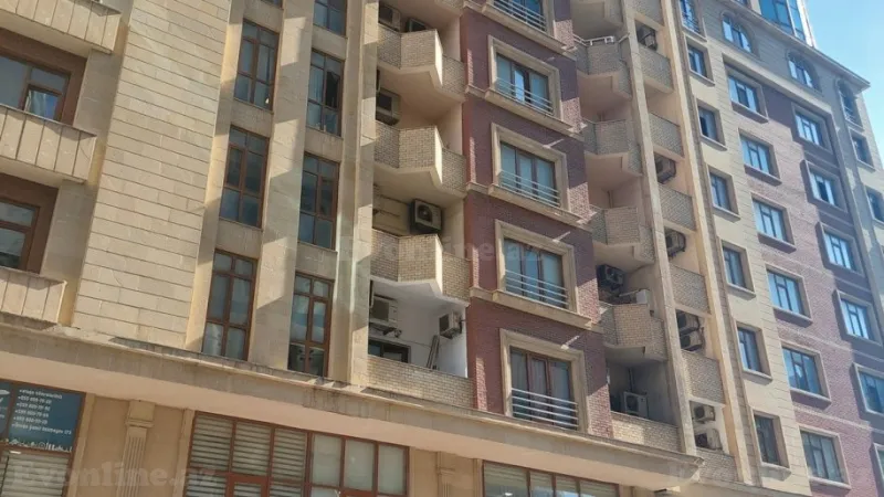 Satılır 3 otaqlı Mənzil Yeni tikili 141 m² 28 May m.