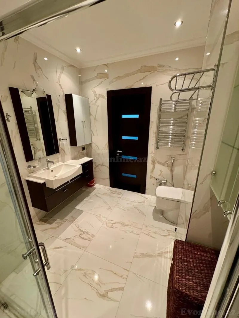 Satılır 3 otaqlı Mənzil Yeni tikili 141 m² 28 May m. - şəkil 13