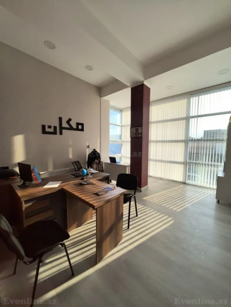1 otaqlı Ofis 40 m² Elmlər Akademiyası m. Kirayə verilir