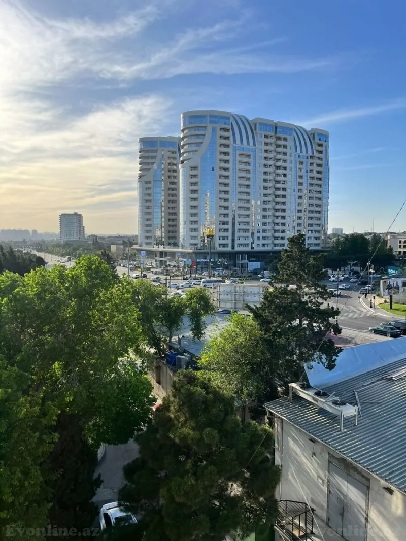 Satılır 3 otaqlı Mənzil Köhnə tikili 90 m² Həzi Aslanov m.
