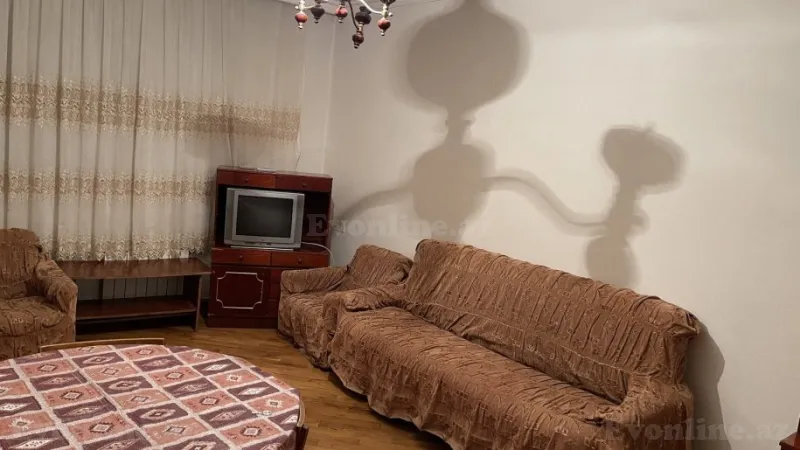 Kirayə verilir 2 otaqlı Mənzil Köhnə tikili 50 m² 7-ci mikrorayon