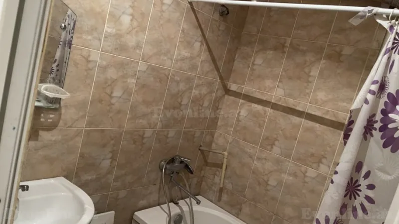 Kirayə verilir 2 otaqlı Mənzil Köhnə tikili 50 m² 7-ci mikrorayon - şəkil 2